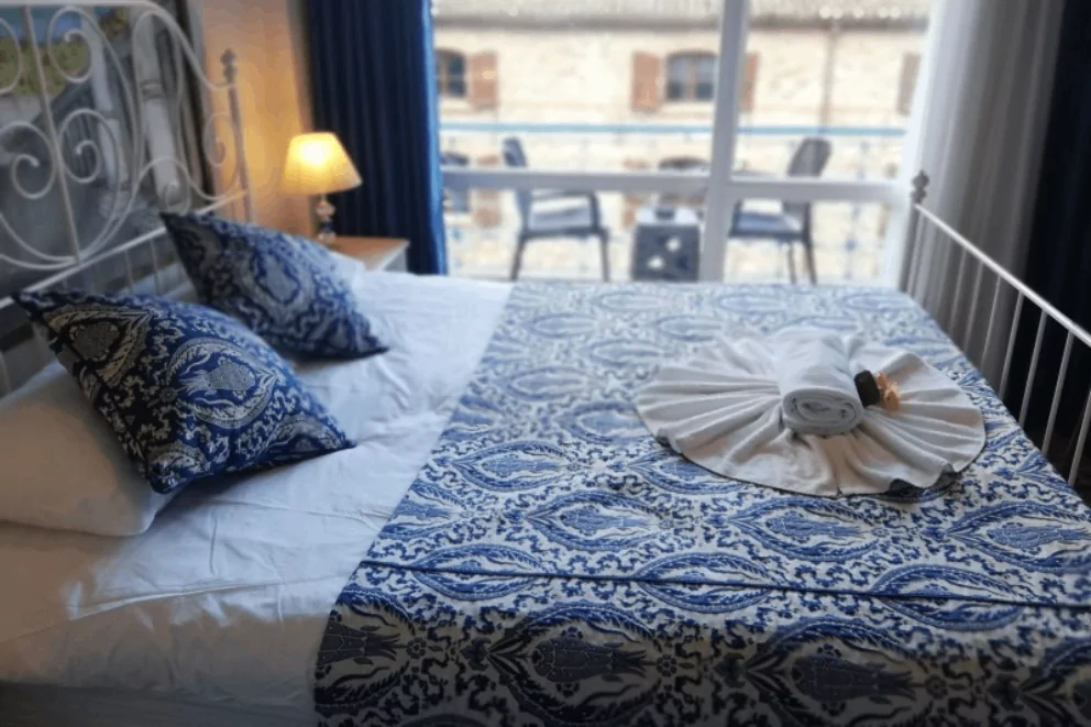 Comfort Double Bed - 6 Afra Hotel